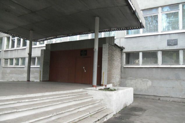 Будни 'ДНР': учителя в страхе за жизнь детей стали запирать школы изнутри