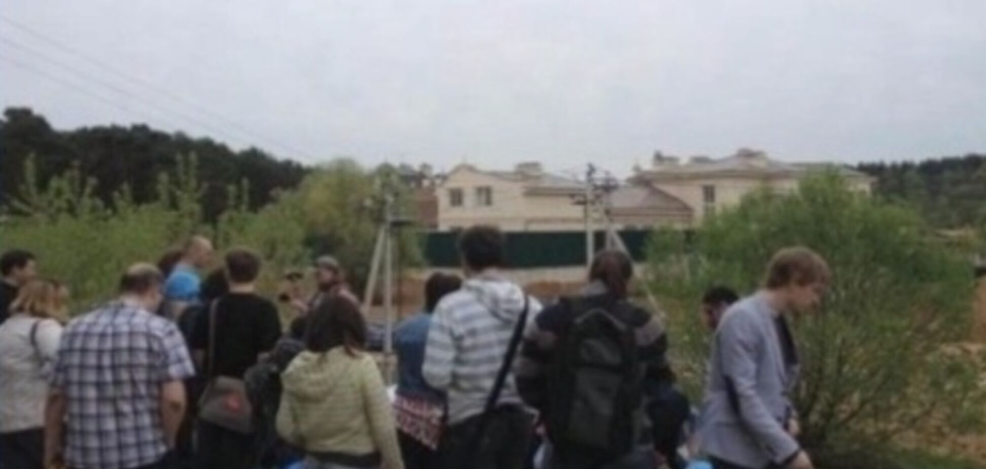 Россияне собрали свой Автомайдан и сняли на видео дачи чиновников