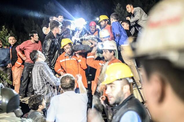 Число жертв взрыва шахты в Турции возросло до 245 человек