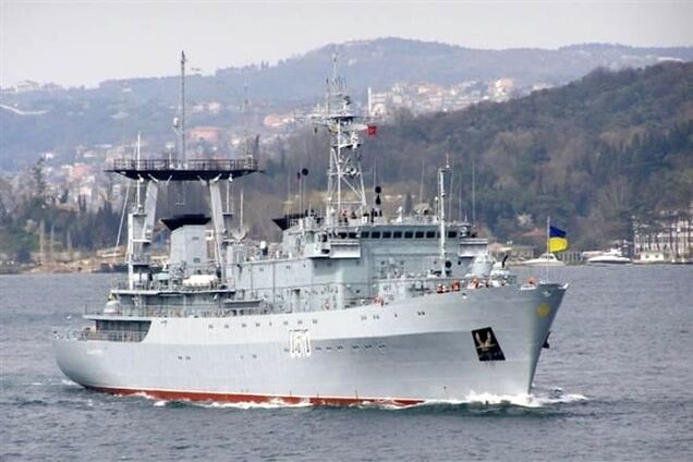 Возвращение украинских кораблей из оккупированного Крыма отложили из-за шторма