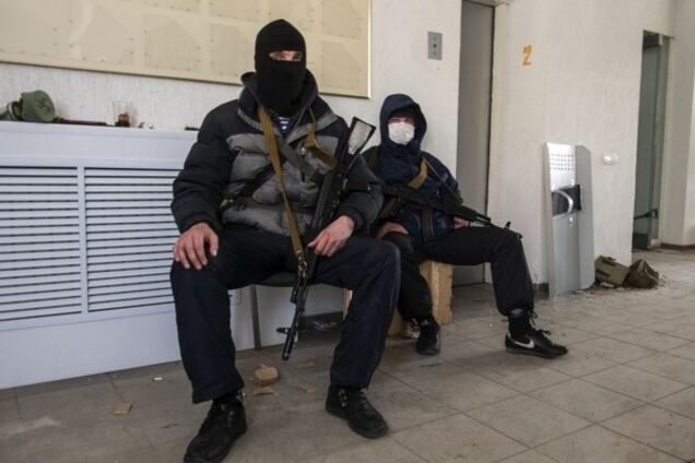 В Луганске шесть пособников террористов, избив семью, забрали 220 гривен