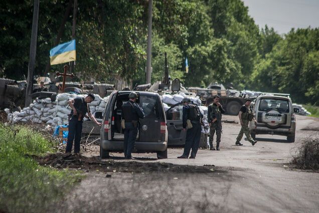 Силовики собираются на окраинах Славянска