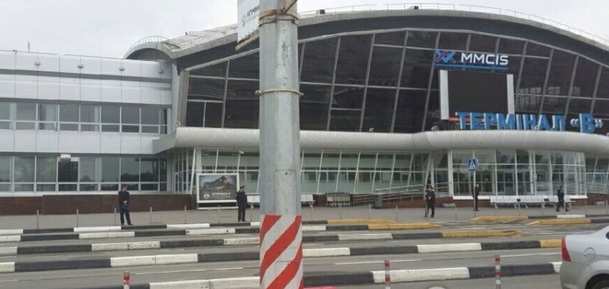 Неизвестный сообщил о минировании аэропорта 'Борисполь'. Пассажиры и персонал эвакуированы