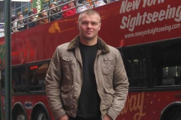 Украинский боксер Глазков перевез семью из Луганска в США