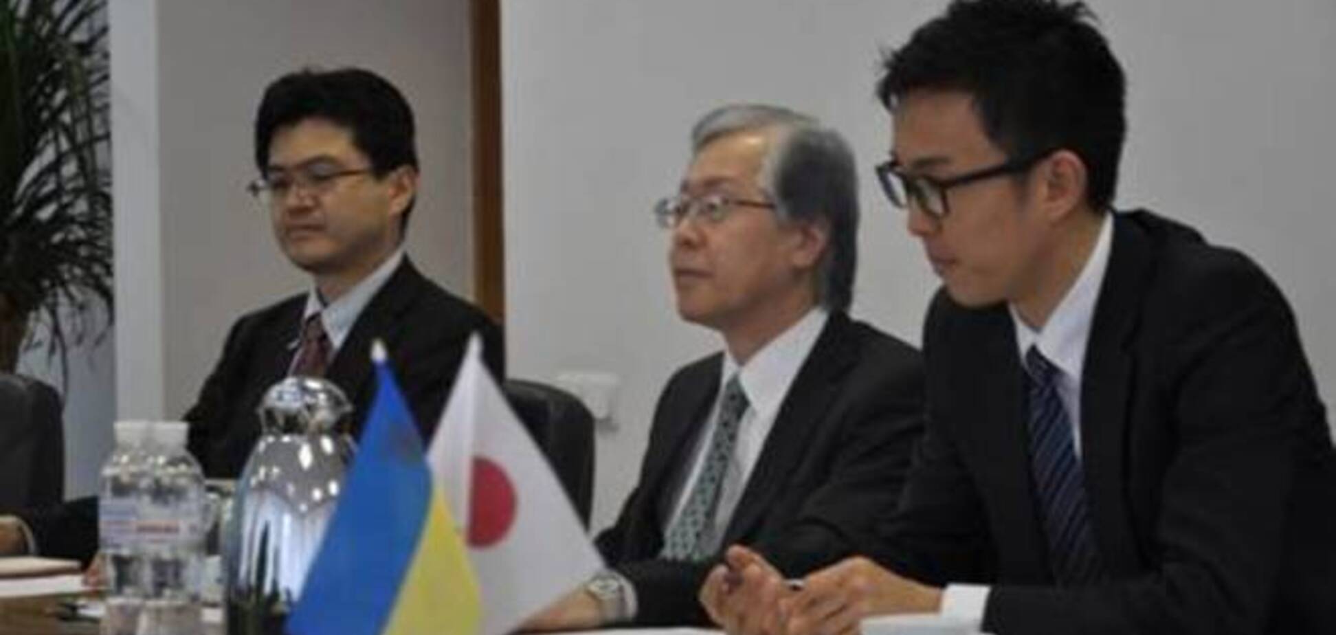 Япония решила помочь крымским беженцам
