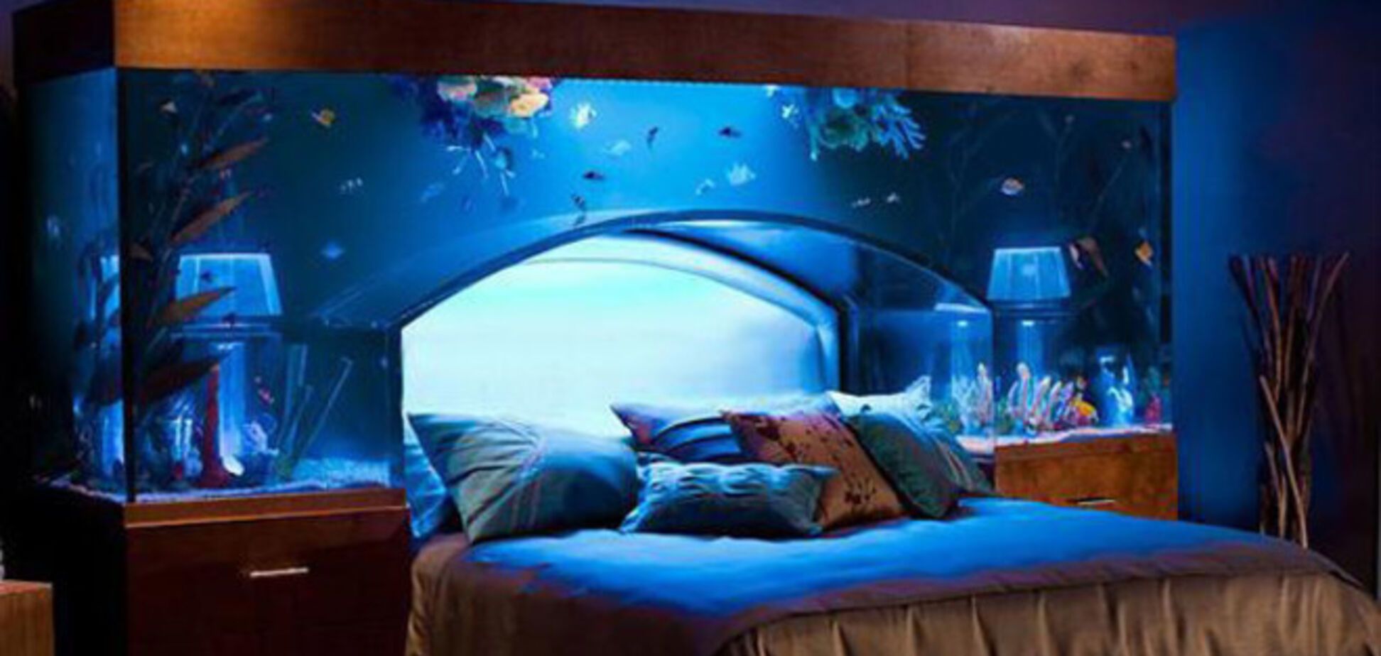 Кровать-аквариум и пляж под столом. 33 невероятных идеи для вашего дома