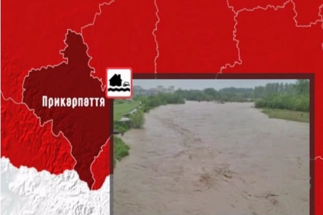 На западе Украины ливень подтопил дома и размыл дамбу, а ураган вырвал деревья с корнем