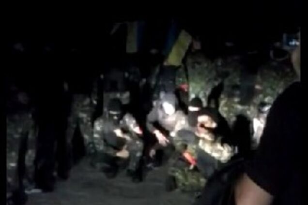 В Запорожье милиция перепутала 'Правый сектор' с террористами. Видеофакт