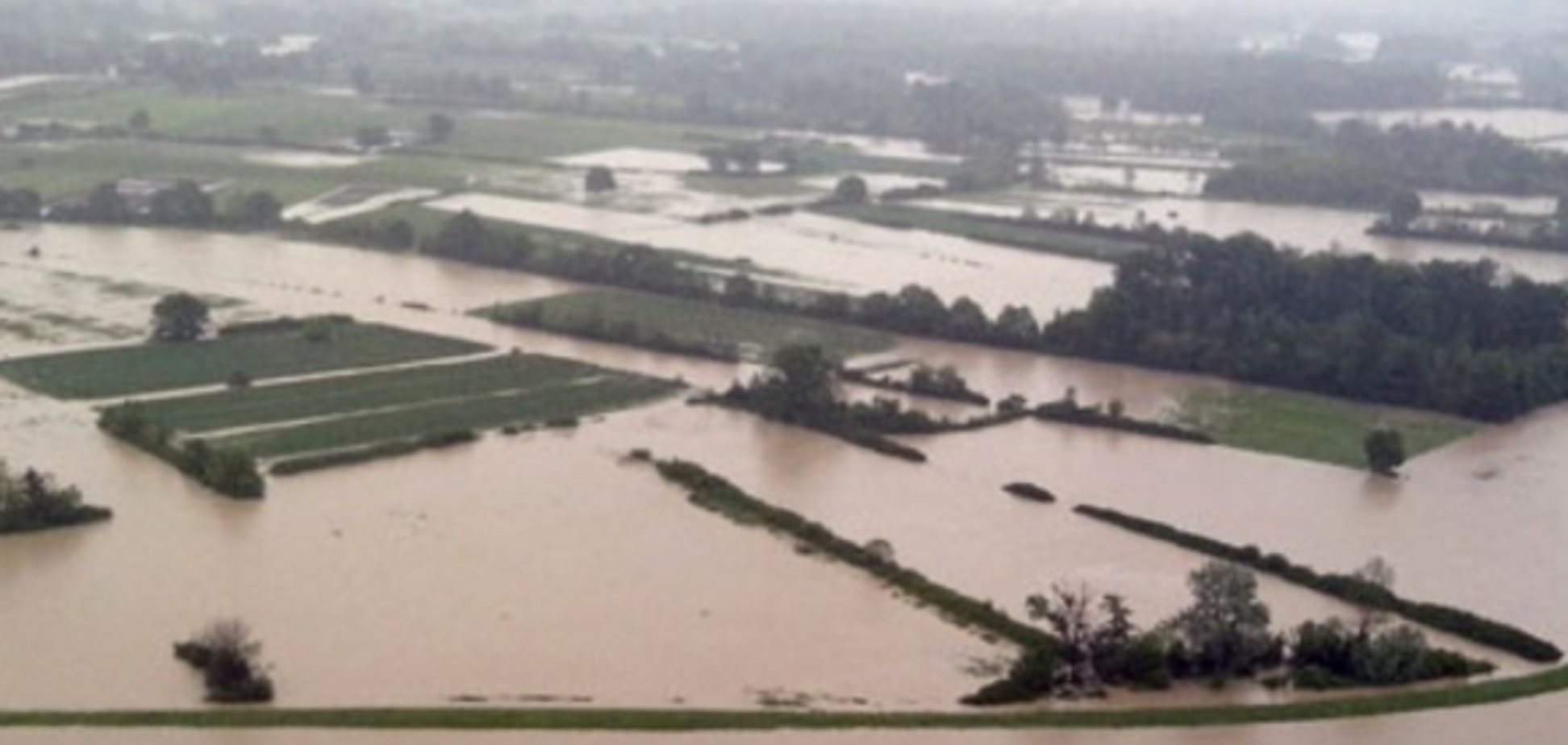 В Сербии, Боснии и Хорватии объявлено ЧП из-за рекордного наводнения
