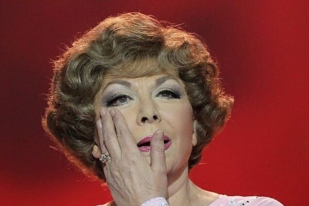 У Эдиты Пьехи случился сердечный приступ на сцене