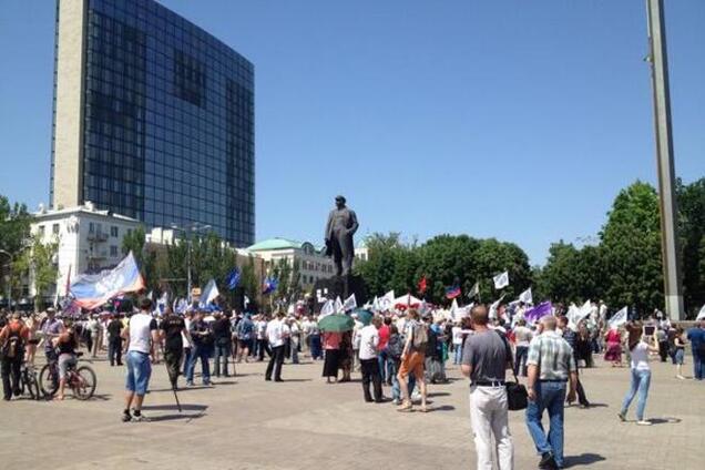 В Донецке радуются 'честному' референдуму: большинство все же пришло фотографироваться