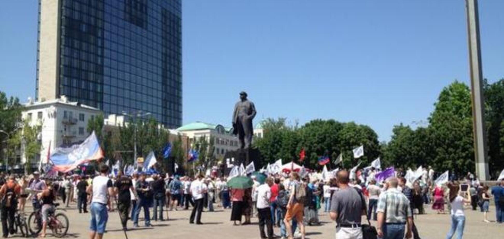 В Донецке радуются 'честному' референдуму: большинство все же пришло фотографироваться