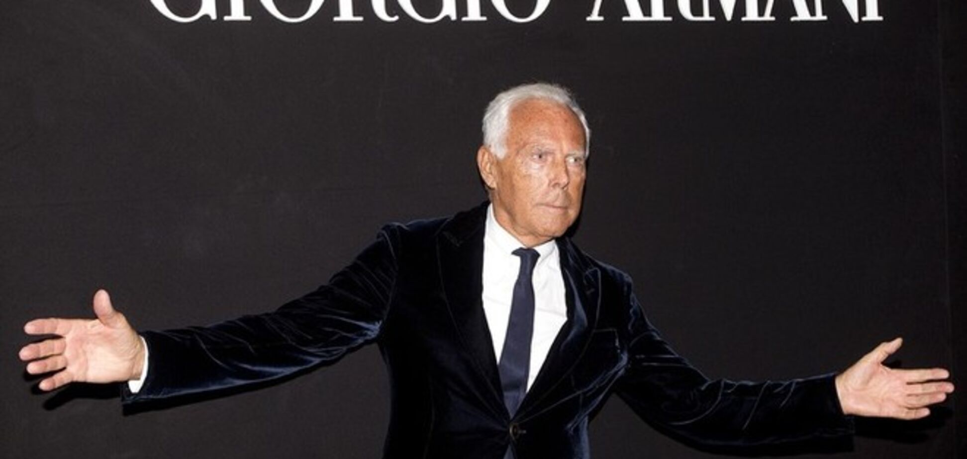 Армани намерен выкупить футбольный клуб 'Бари'