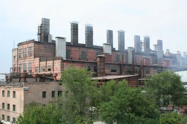 Обесточенный террористами Стахановский завод ферросплавов частично возобновил работу