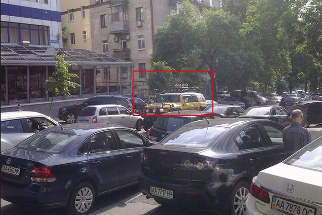 Поярков по старой привычке разъезжает против движения. Фотофакт