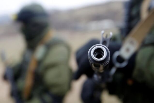 Корреспондента 'Дождя' избили 'самообороновцы' Аксенова в Симферополе