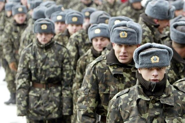 Украина пока не может принимать в армию на контрактной основе