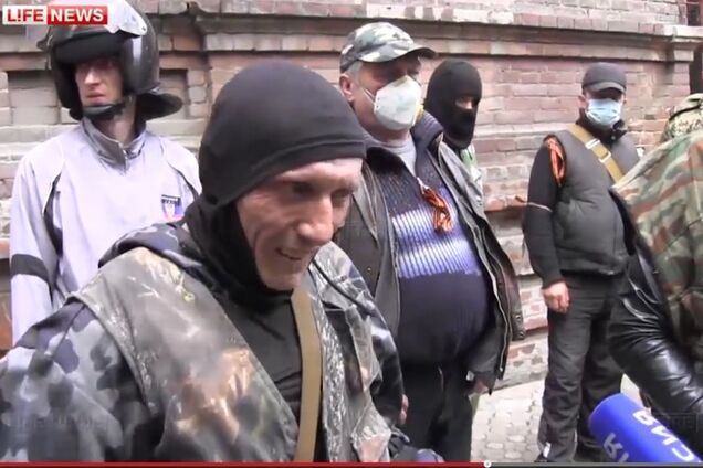 Террористы заявили СМИ Кремля, что украинские силовики бросили сбитого вертолетчика