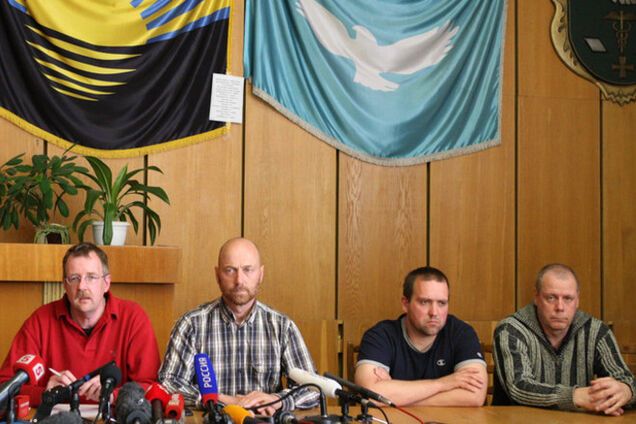 АТО в Славянске приостановлена в связи с переговорами об освобождении заложников из ОБСЕ