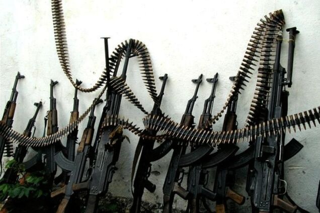 Коломойский повышает вознаграждение за сданное оружие