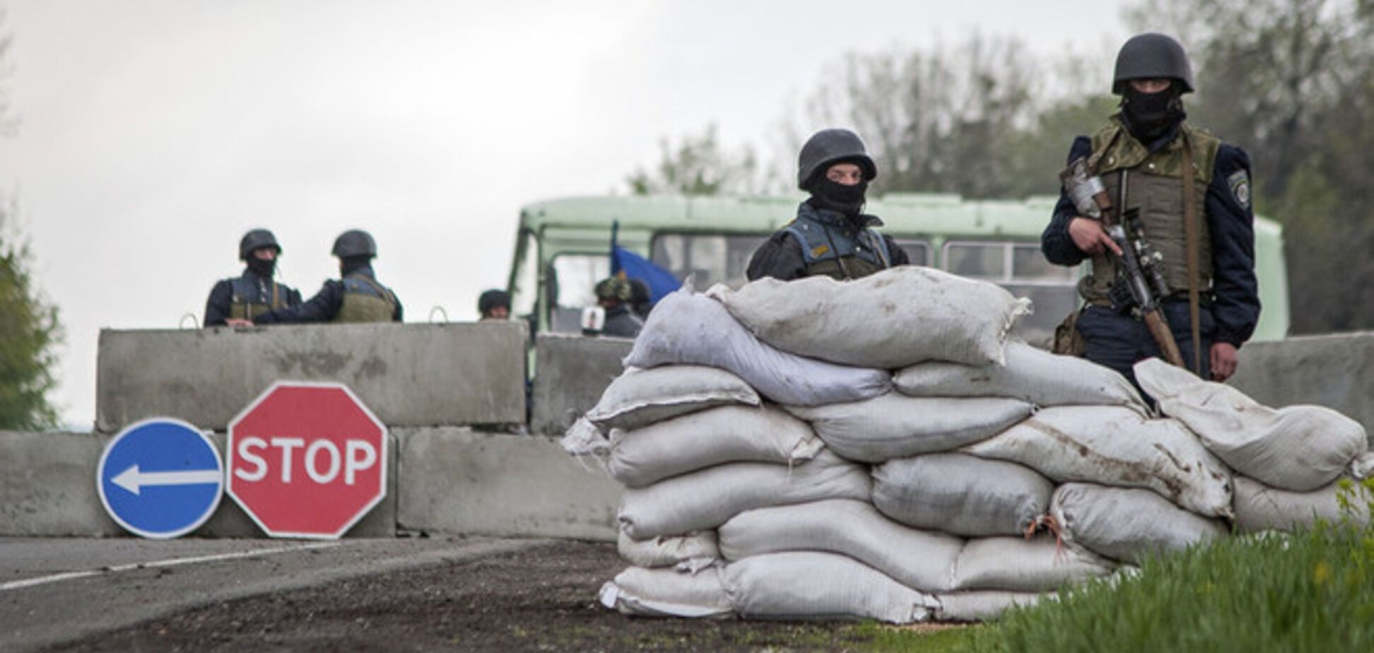 Глава МВС: силовики взяли Слов'янськ в кільце, терористів беруть у полон