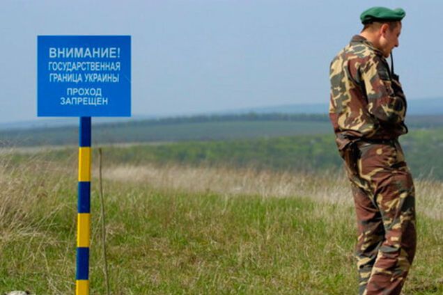 Силовики на границе с Крымом ждут боевиков Аксенова