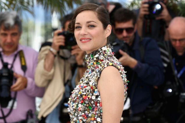 Марион Котийяр в Каннах: оригинальный наряд, прекрасная роль