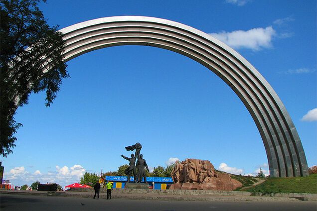Арку Дружбы народов в Киеве предлагают снести и построить церковь