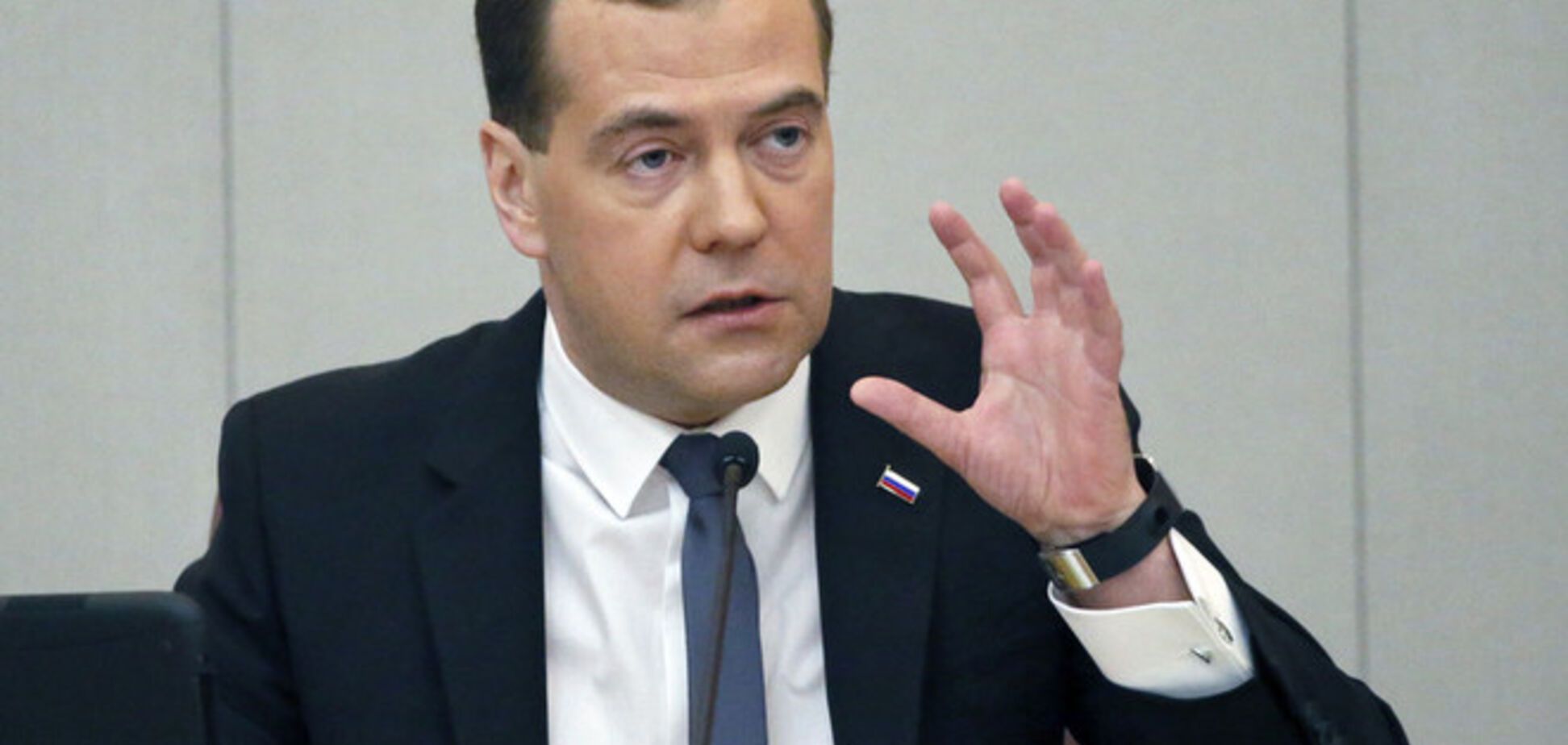 Медведев заявил, что Россия не собирается гарантировать территориальную целостность Украины
