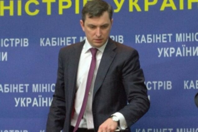 Главный налоговик Билоус уже носит часы за 22 тысячи евро