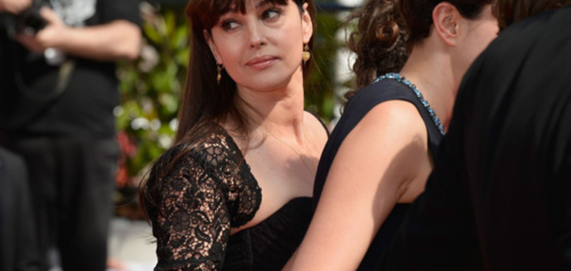 Моника Беллуччи в черных кружевах на красной дорожке Канн