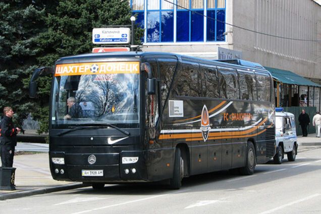 В Донецке террористы напали на клубный автобус 'Шахтера'