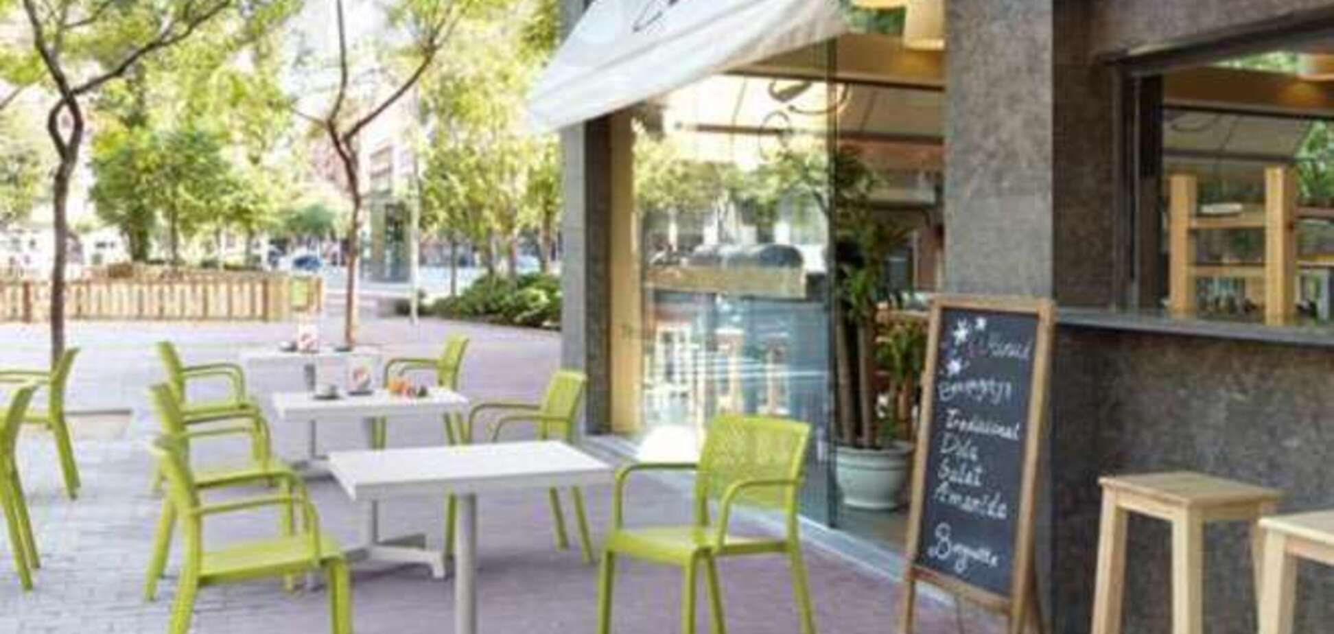 Бондаренко разрешил ресторанам занимать пешеходные тротуары летними площадками - Братковский