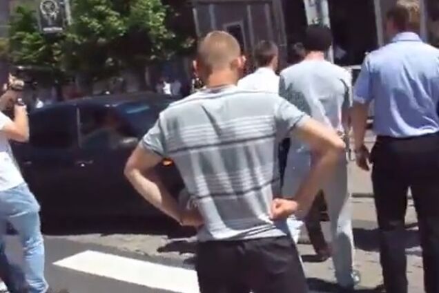 Пособники террористов в Донецке с кувалдами в руках угрожают участникам 'Голоса Донбасса'