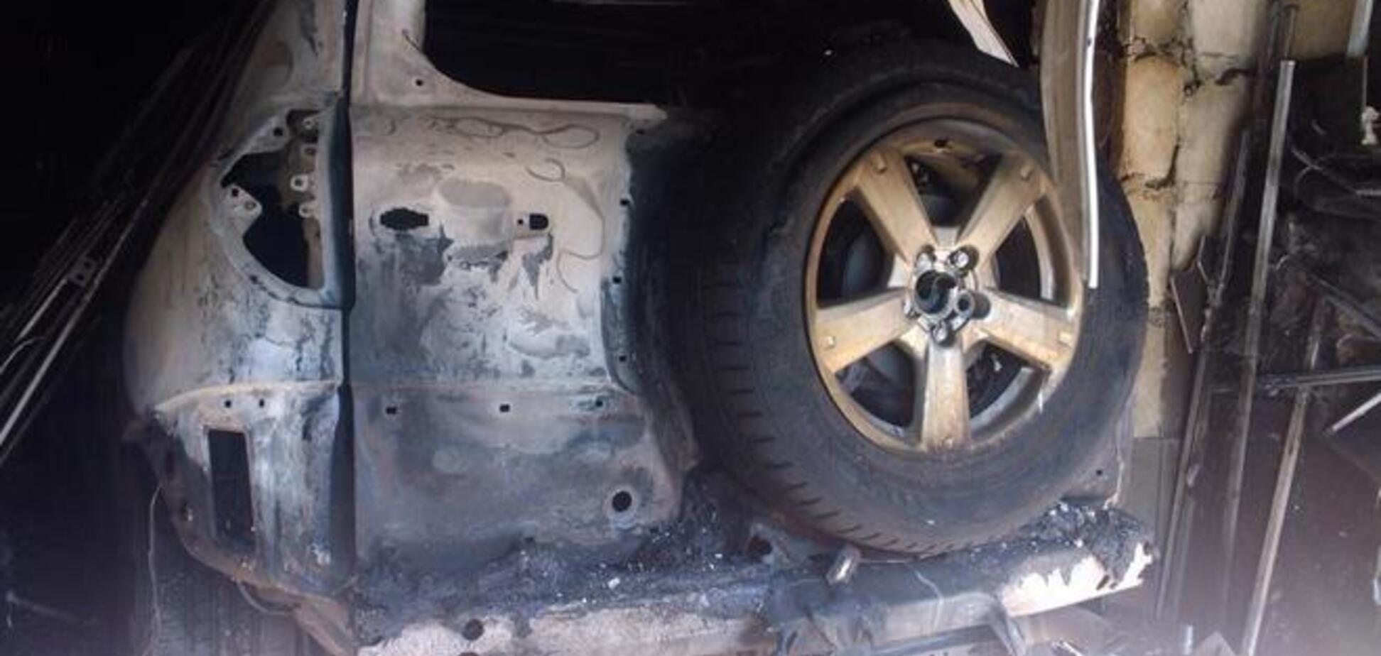 Милиция занялась расследованием поджога дома Царева