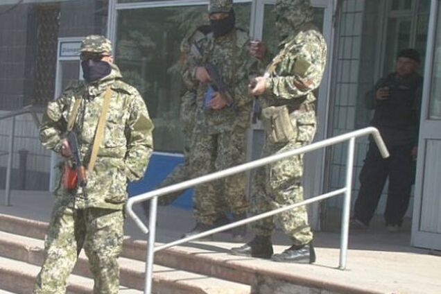 В Красном Луче террористы захватили исполком, в Лисичанске – избирательную комиссию