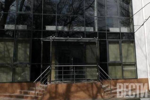 10 сотрудников 'Вестей' не выпускают из редакции