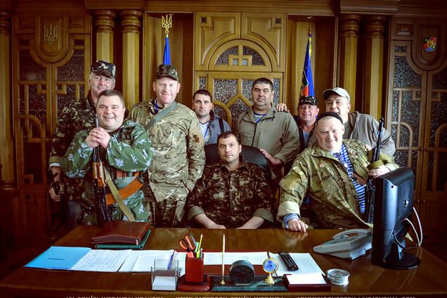 Луганські терористи оголосили 'військовий стан' і просять Путіна терміново ввести війська РФ в область