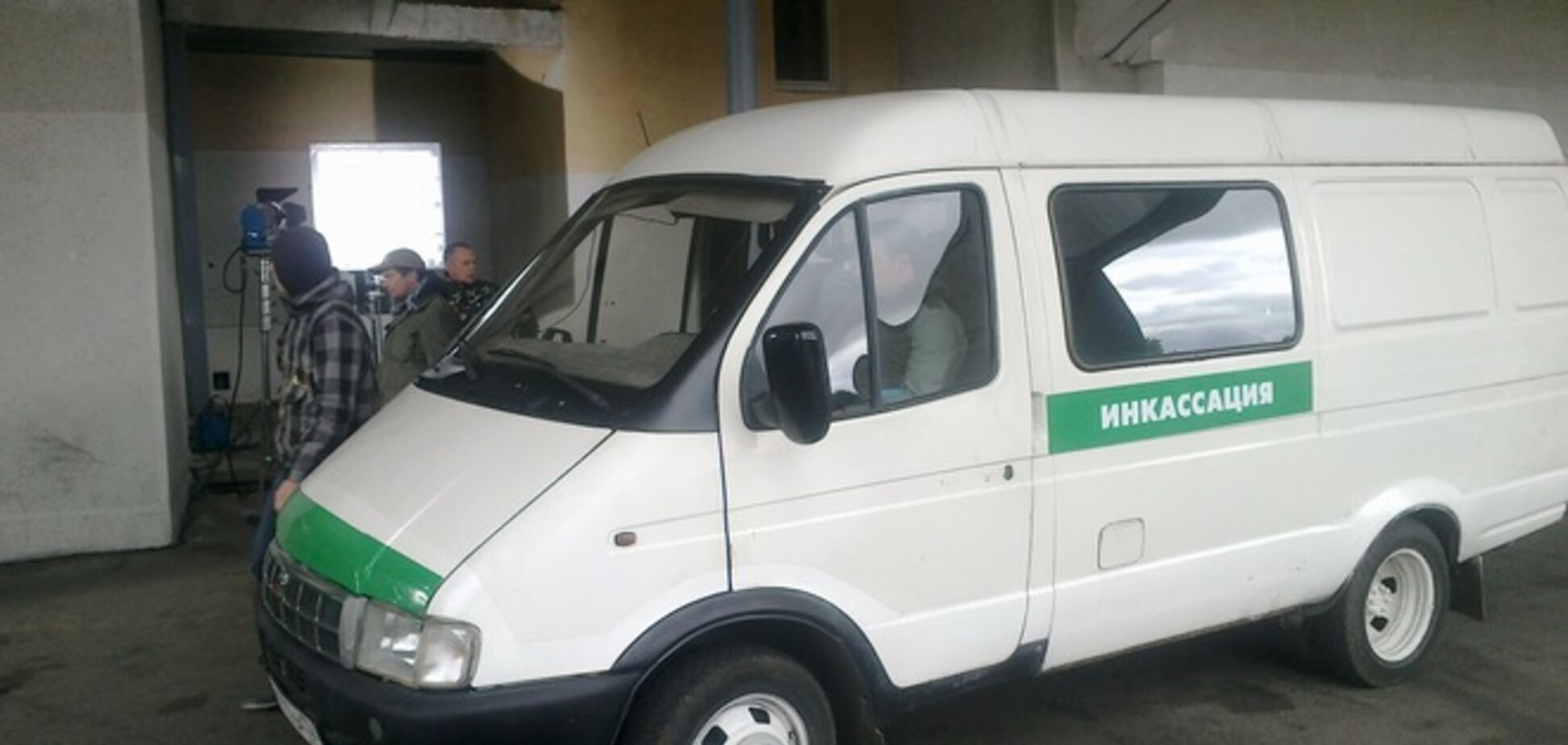 Терористи заволоділи 7 інкасаторськими машинами в Луганську 