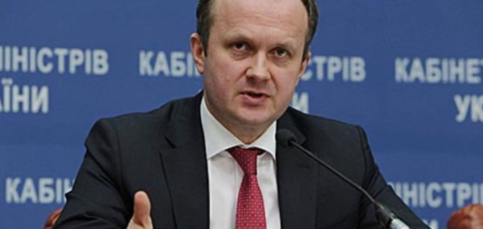 Кабмин за два месяца сократил 25 тысяч чиновников