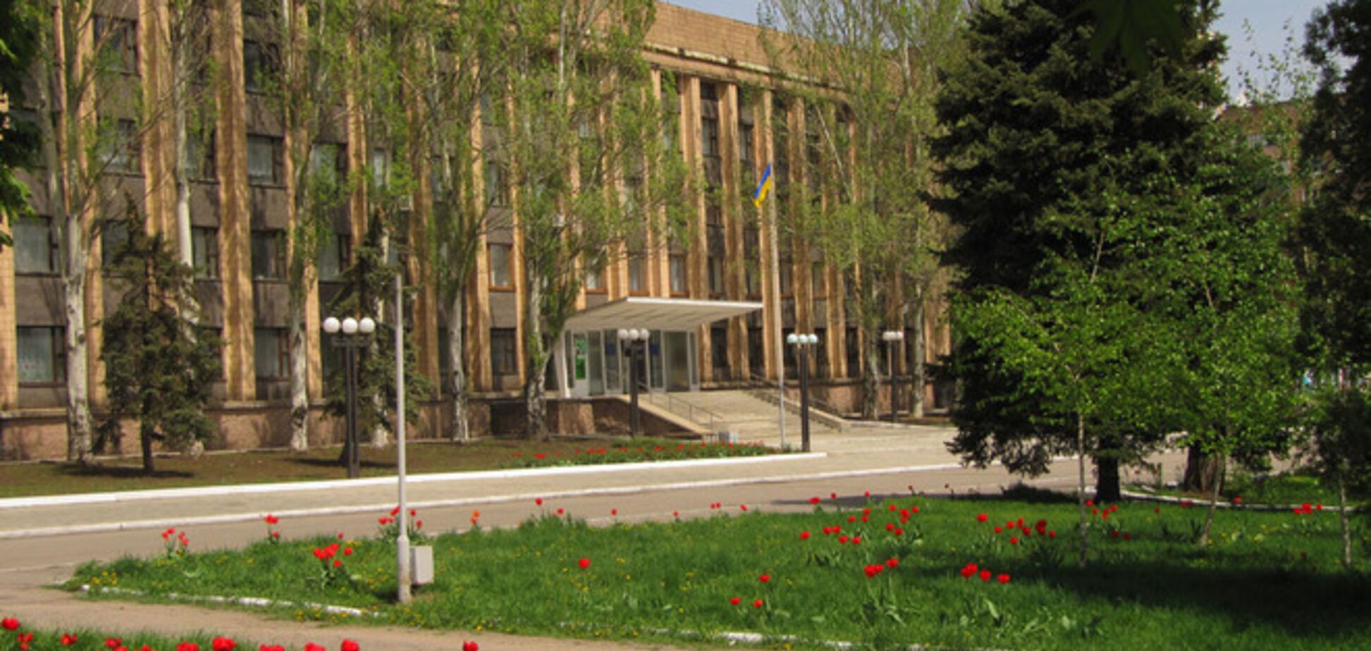 Батальон 'Азов' зачистил Торезский горсовет: двое террористов погибли - СМИ