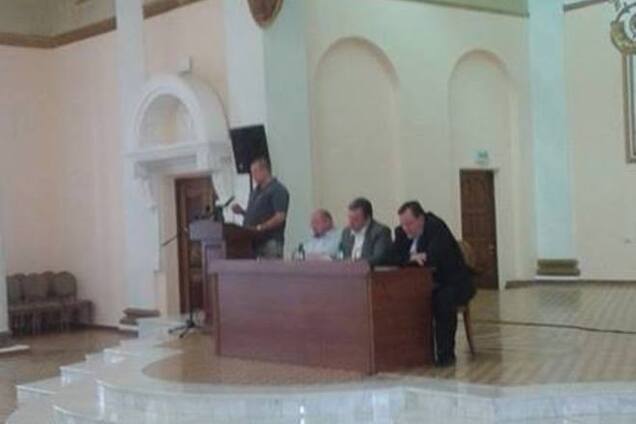 Луганский облсовет просит Евросоюз заставить Киев сесть за переговоры с террористами