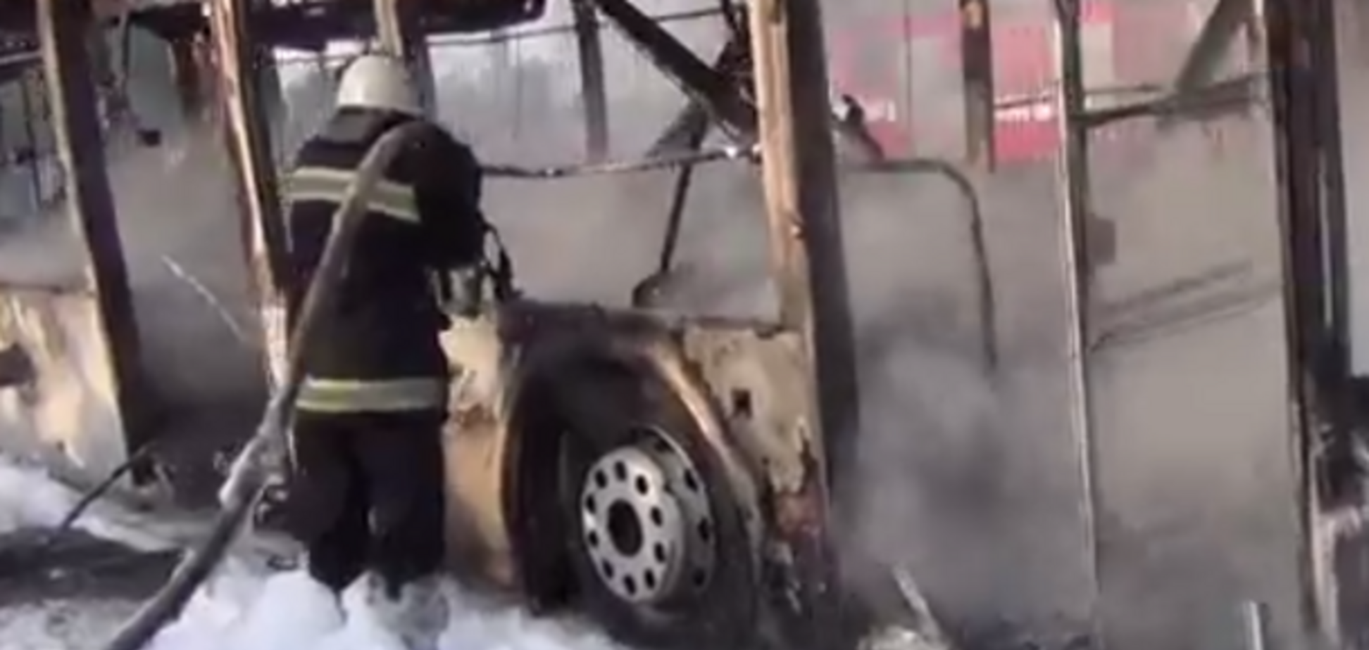 В Киеве взорвался пассажирский автобус