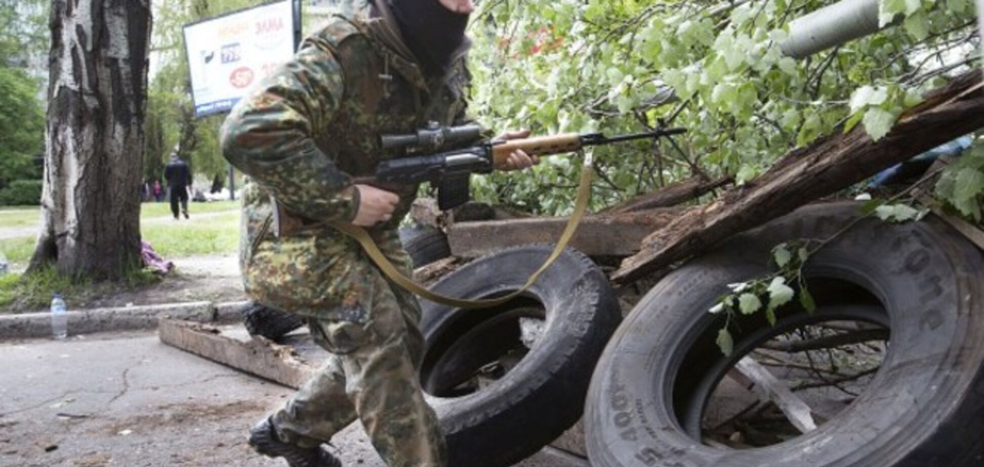 Под Славянском террористы под натиском обстрела отступили от блокпостов