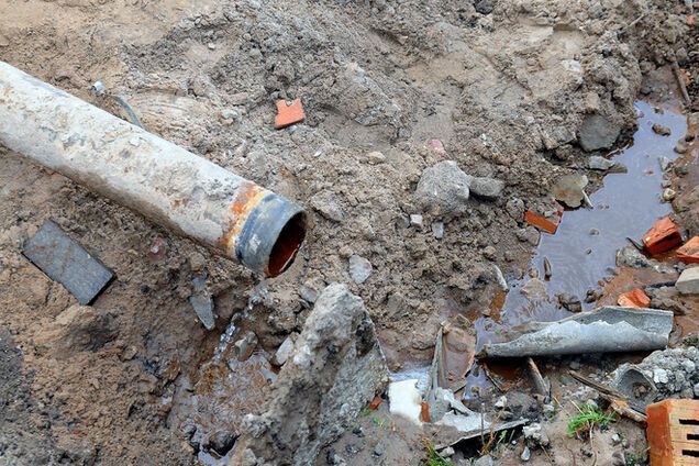 Неизвестные повредили магистральный водовод в Донецкой области