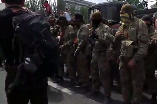 У центрі Донецька бойовики стріляли в повітря з автоматів