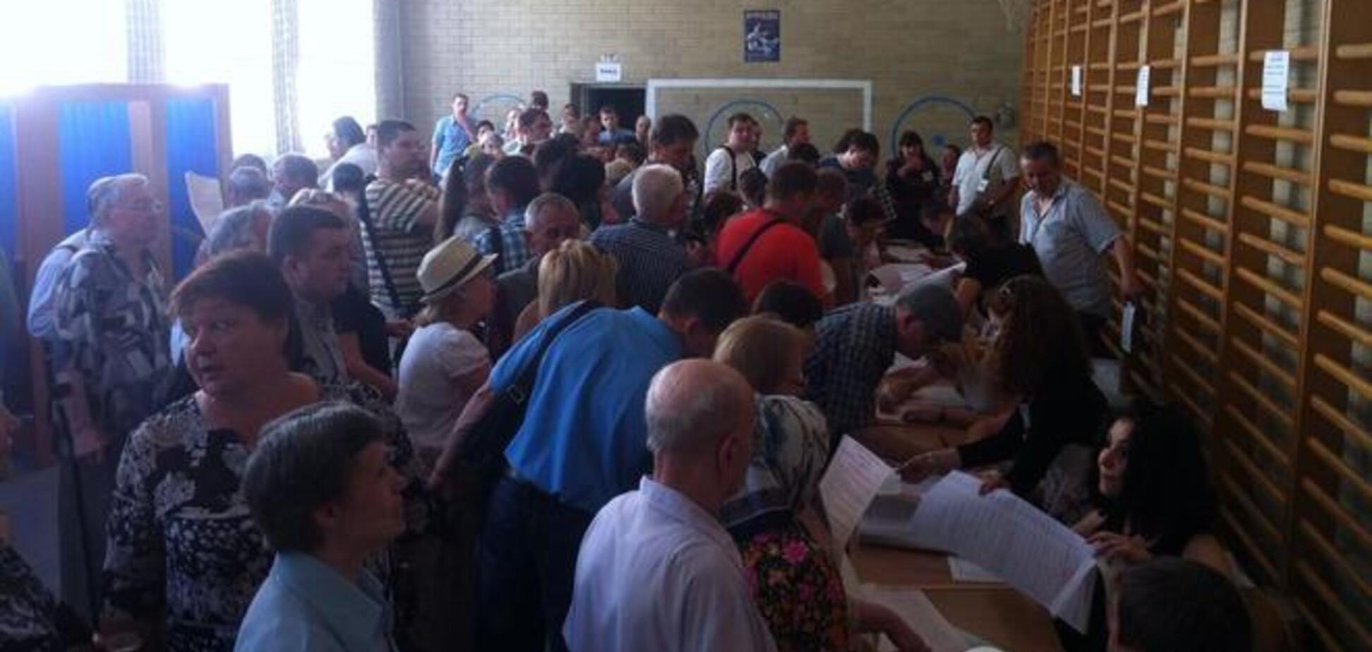У Києві виборці по годині-півтори стояли в чергах
