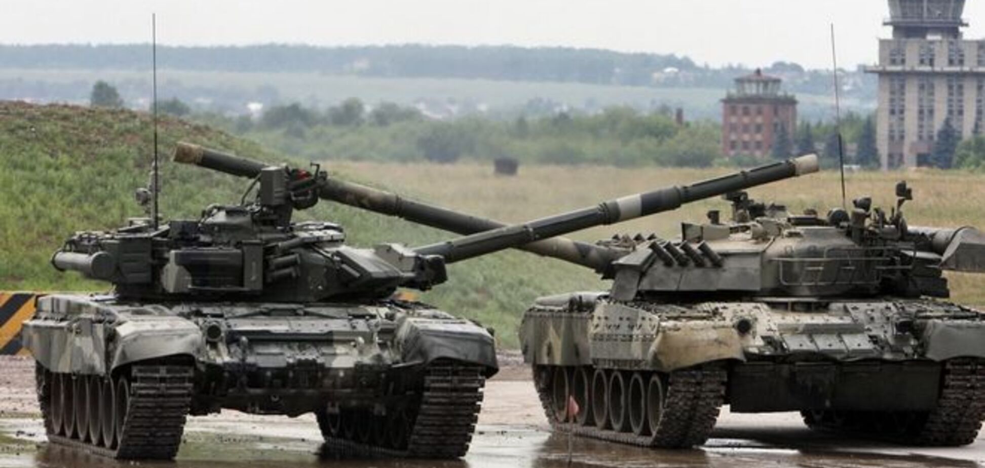 Російські військові на кордоні з Україною вчаться наносити удари по наземних цілях
