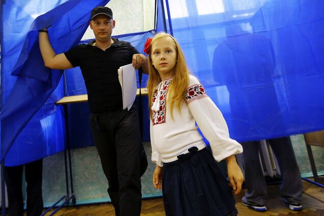 В Донецке террористы через 10 минут закрыли смелый избирательный участок
