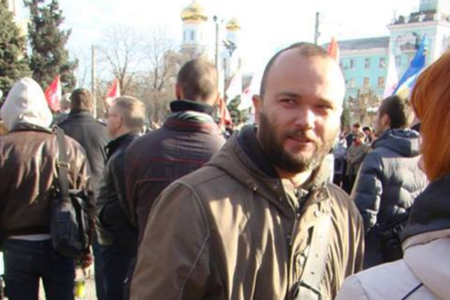 В Луганске террористы похитили двух журналистов и водителя из-за украинского флага